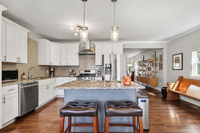 Building Photo - 1360 Smith St SE