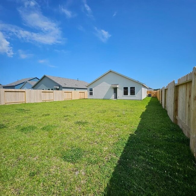 Building Photo - 25415 Birch St