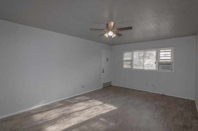 Building Photo - Cute 2-Bedroom Duplex Coming Soon!