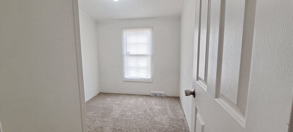 Building Photo - 207 Princeton Rd