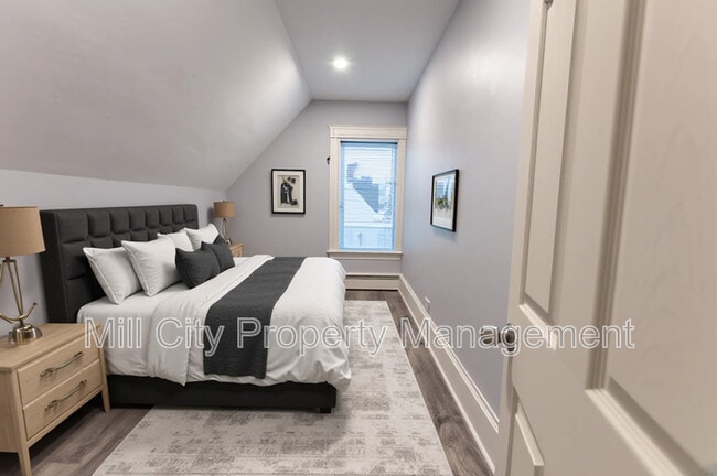 Building Photo - 340 Pearl St