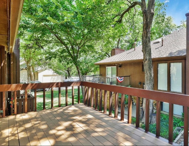 Building Photo - 2421 S Yellowstone St