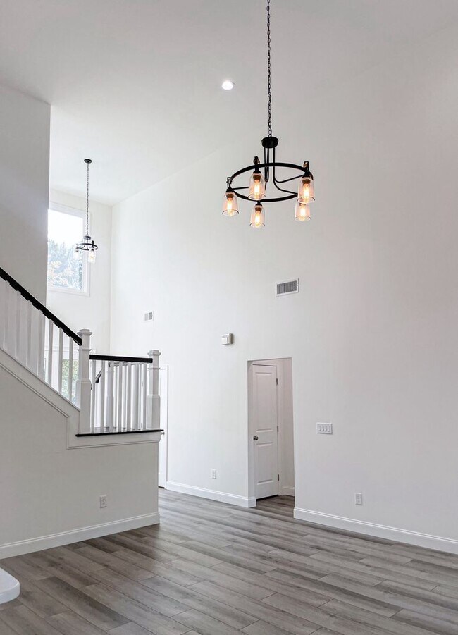 Building Photo - Newer Construction Farmhouse Style Home!