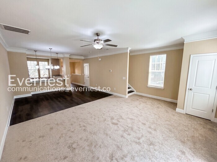 Building Photo - 351 Kara Ln