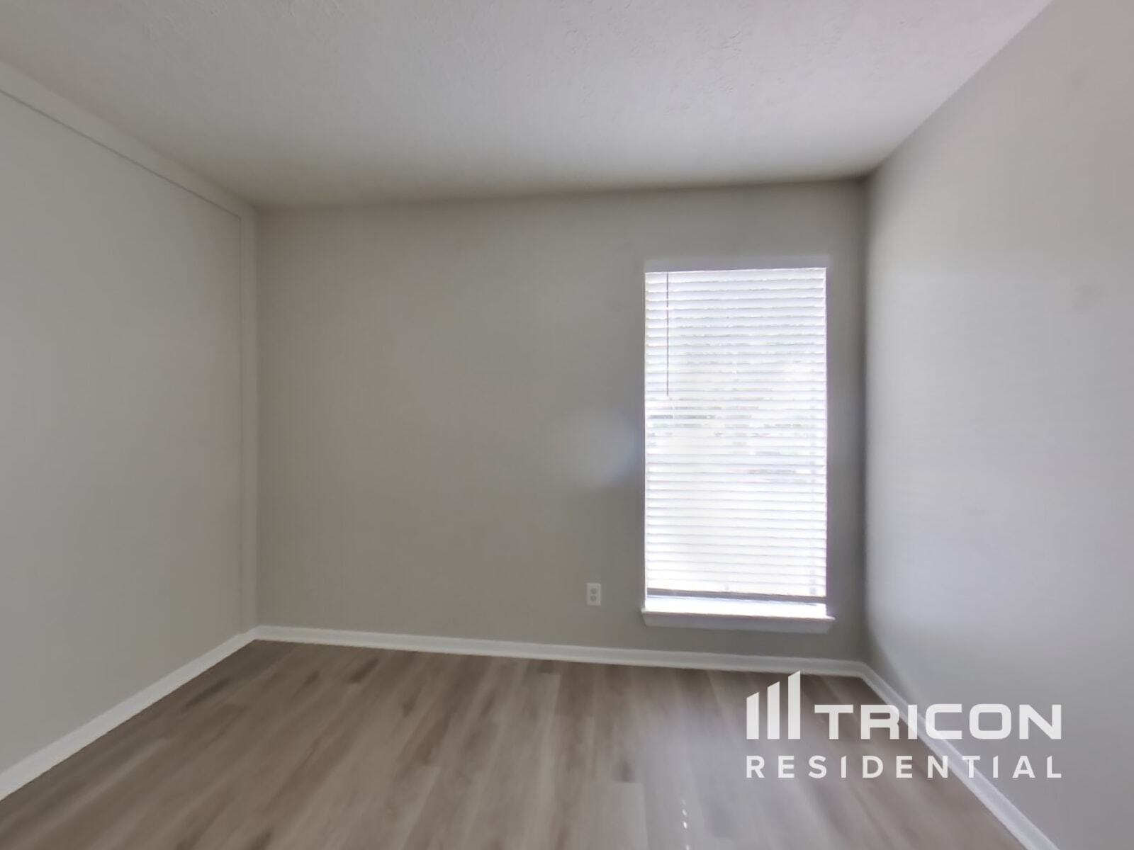 Building Photo - 7022 Sandy Knolls Dr