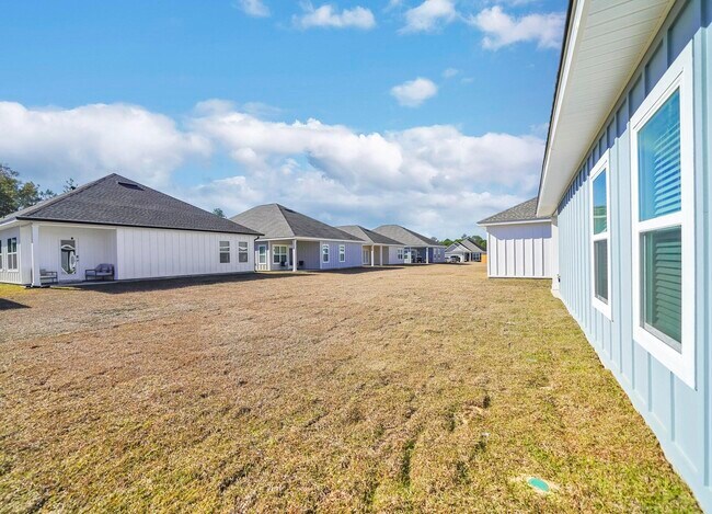 Building Photo - 217 Lyla Ln