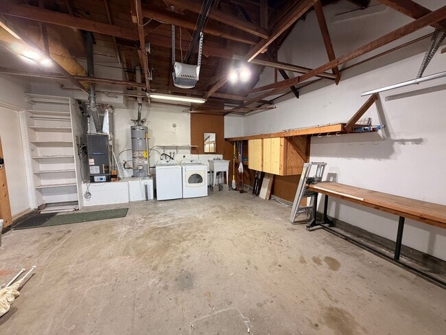 Building Photo - Remodeled 3 Bedroom Cerritos House For Rent with Central AC!