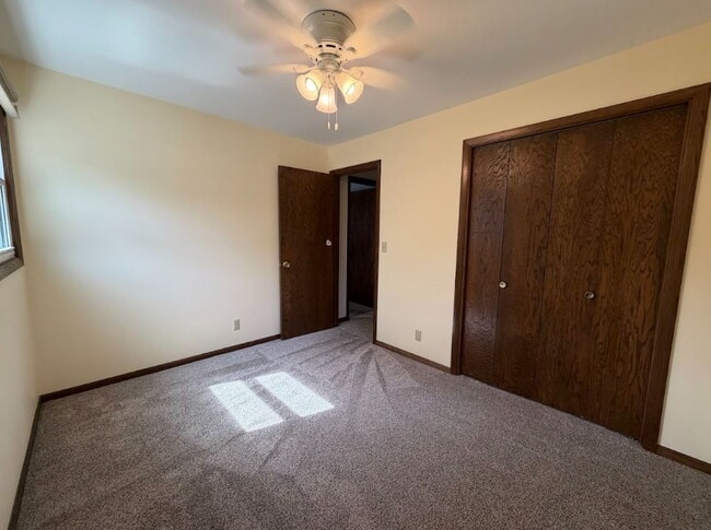 Building Photo - 3 Bedroom, 2.5 Bathroom Home with Fenced Yard & 2 Car Garage