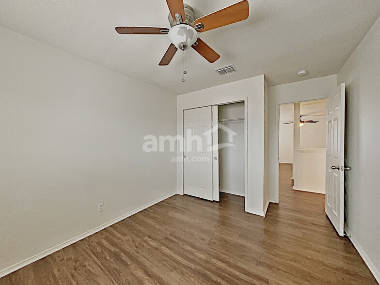 Building Photo - 9715 Woodland Pines