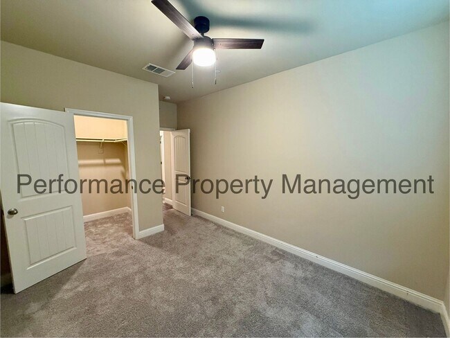 Building Photo - Charming 4 Bed/2 Bath SW Home w/ Solar & $0 Deposit Option