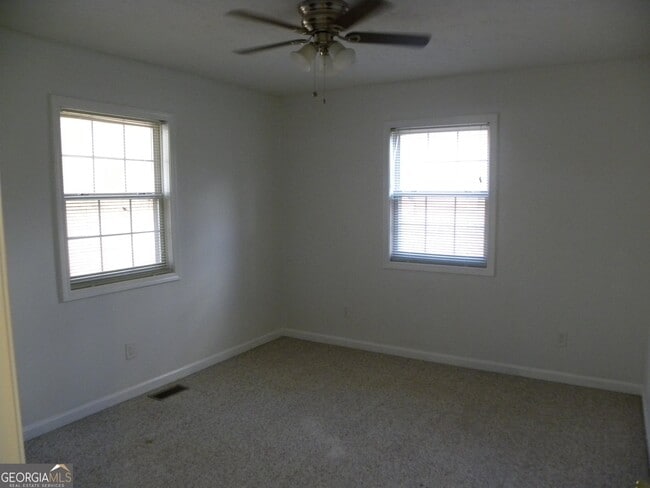 Building Photo - 101 Joy Ln