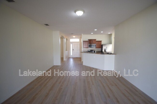 Building Photo - 823 Krenson Woods Ln