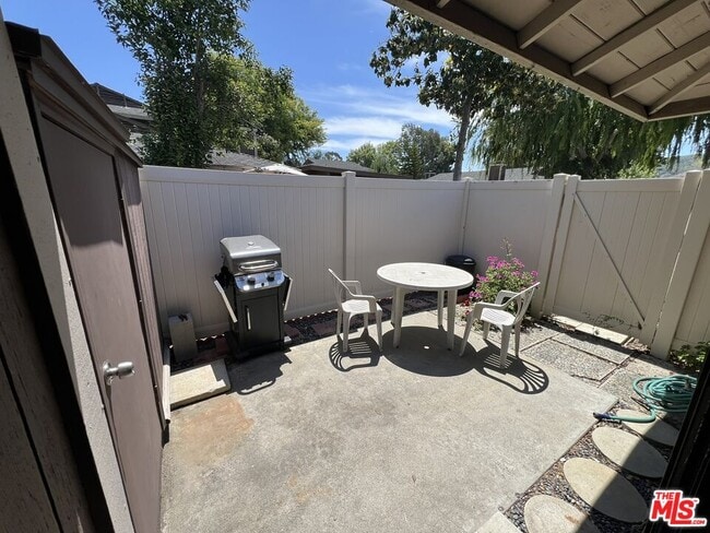 Building Photo - 28549 Conejo View Dr