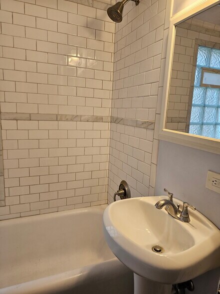 Bathroom - 3117 Colfax Ave S