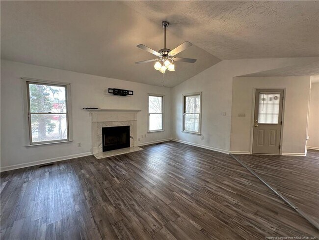 Building Photo - 728 Bent Creek Dr