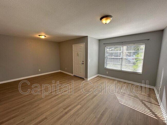Building Photo - 5440 S MacDill Ave