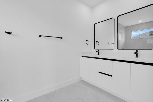 Building Photo - 2614 19th St W