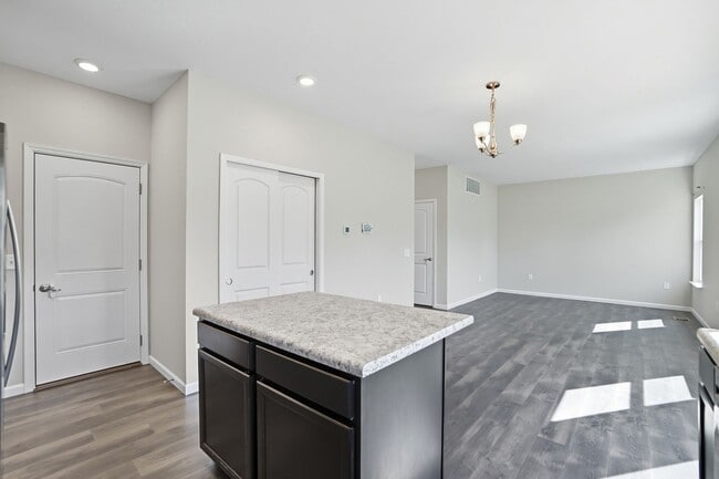 Building Photo - Spacious 4 Bedroom, 2.5 Bathroom home in Morrow, OH!