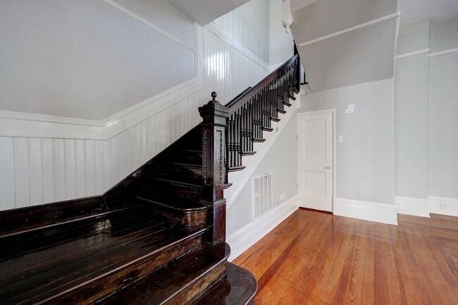 Building Photo - 1229 Heights Blvd