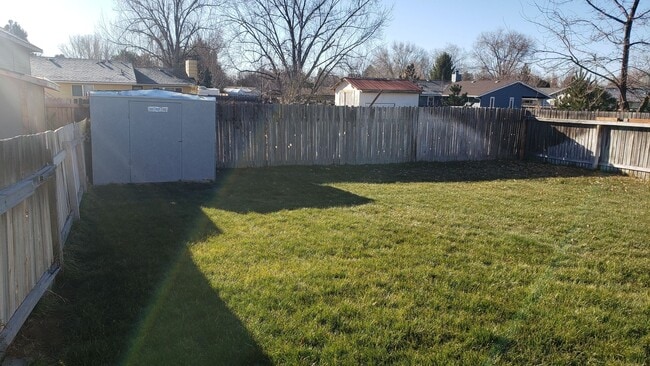 Building Photo - Nice 2 Bedroom with Garage.