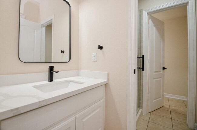 Building Photo - 3826 Bell Hollow Ln