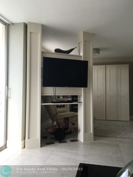 Building Photo - 1777 SE 15th St