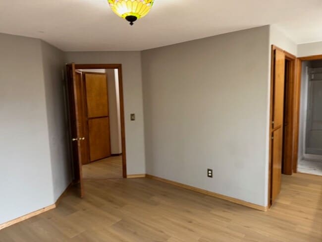 Building Photo - 3-BEDROOM HOME LOCATED ON QUIET CUL-DE-SAC- GARAGE CONVERTED TO ANOTHER ROOM OR STORAGE USE