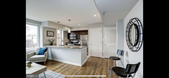 Building Photo - 420 16th St SE