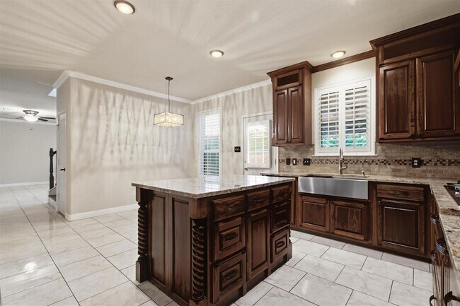 Building Photo - 113 Scarlet Oak Cove