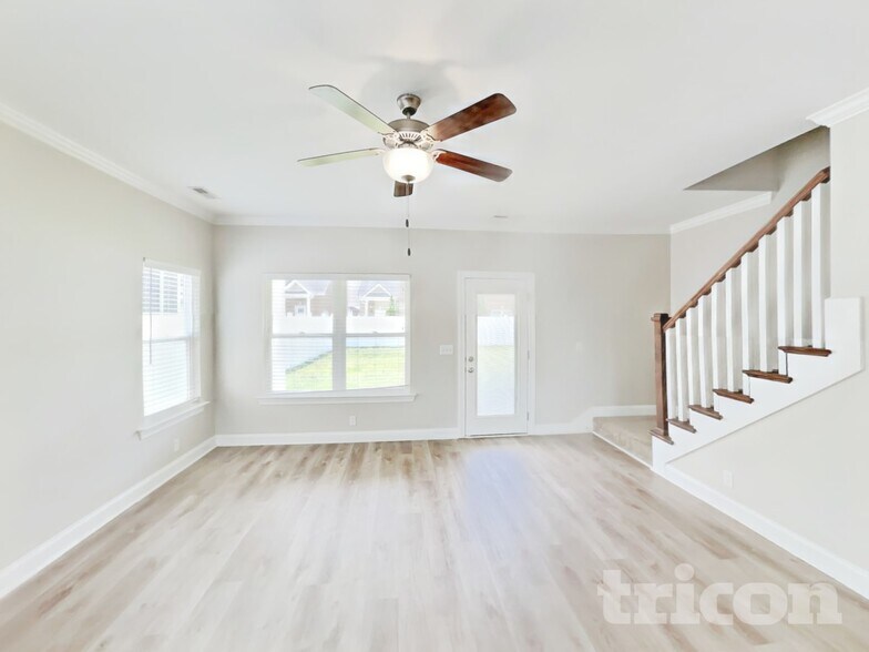 Building Photo - 607 Gallant Way