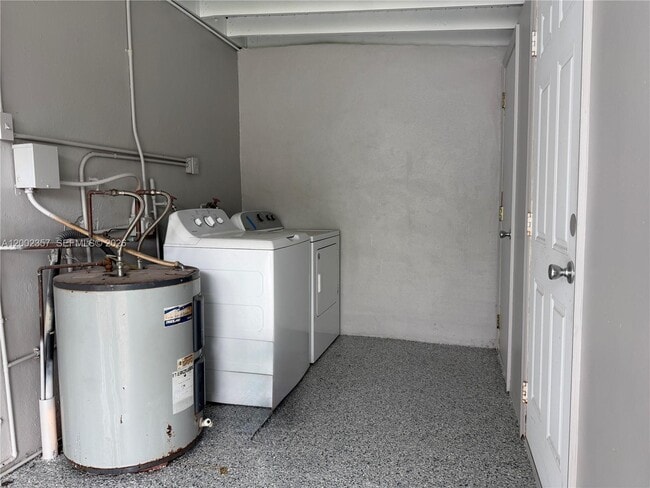 Building Photo - 251 SW 69th Ave