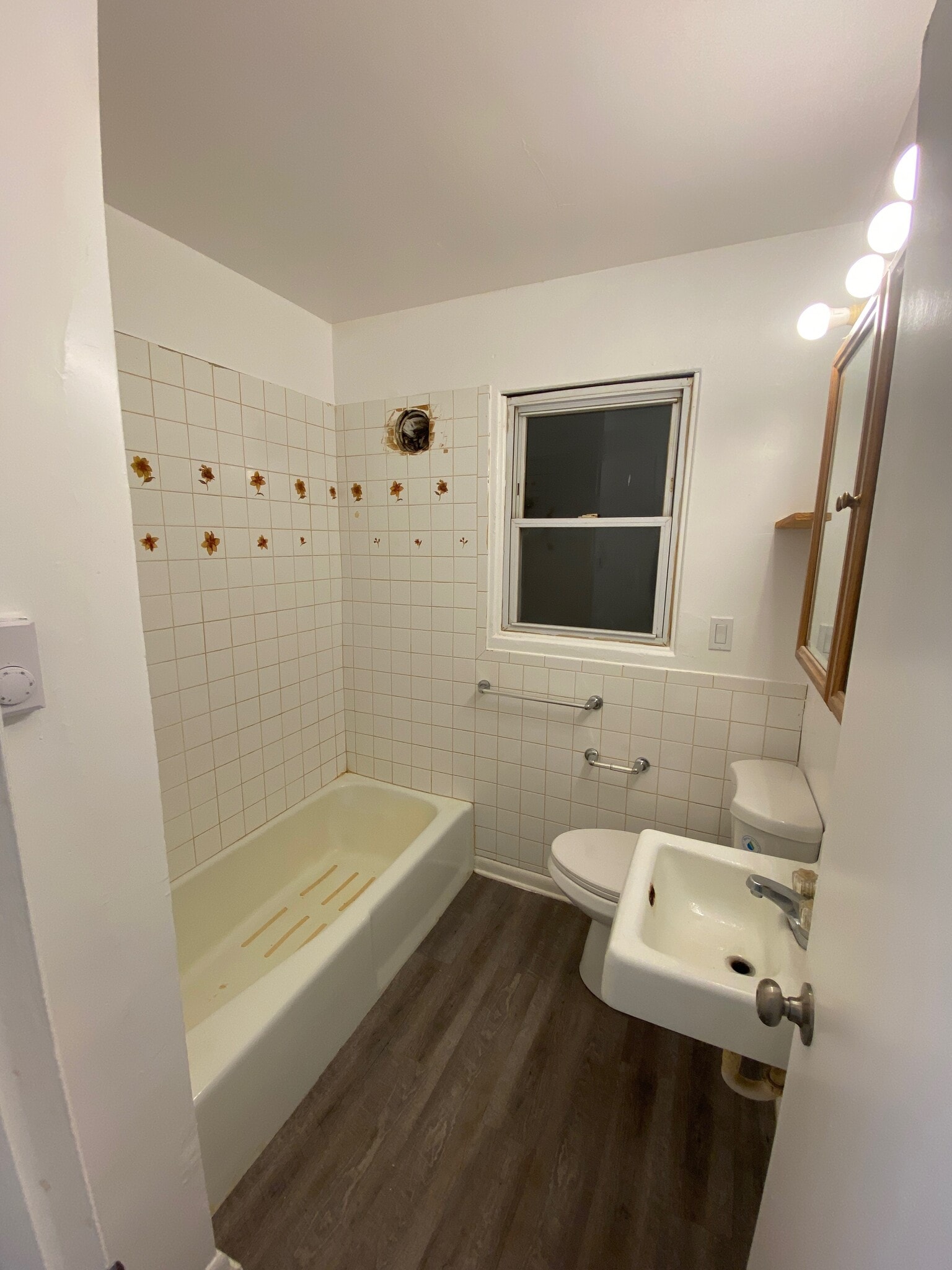 Bathroom - 721 N 22nd St