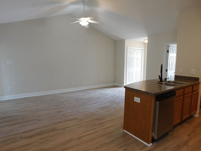 Building Photo - 221 Churchill Court - located in the Townes at Flamingo Oaks