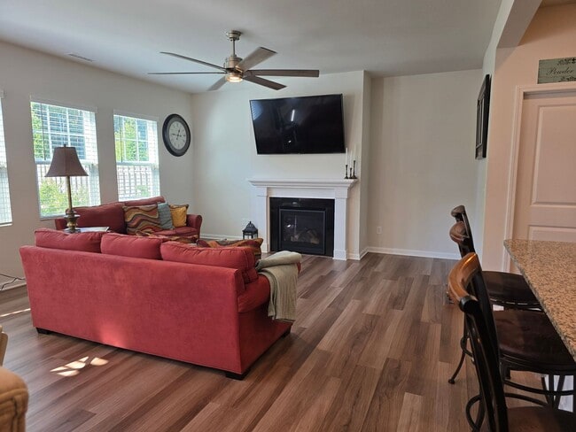 Building Photo - Impeccable 2020-Built 3-Bed, 2.5-Bath Home on Rare Quarter-Acre Lot – Prime Location!