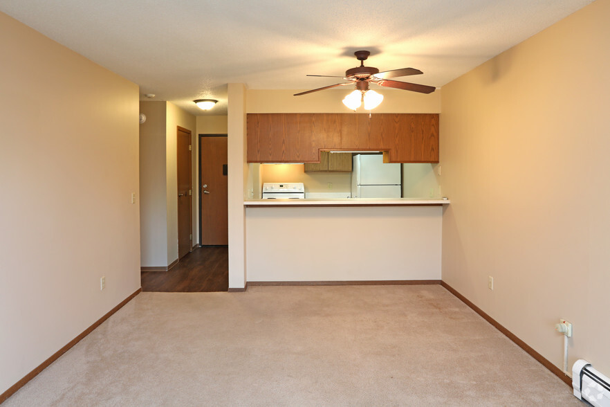 1BR, 1BA - 666 SF - Beadle West Apartments