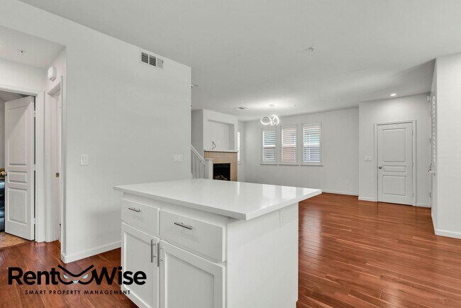 Building Photo - 25425 Huntwood Ave
