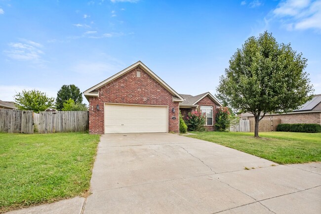 Building Photo - 702 Grant Ave