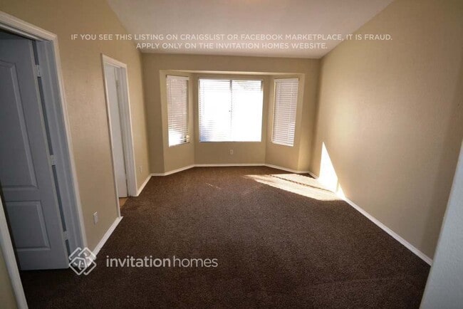 Building Photo - 1669 E Golden Ln