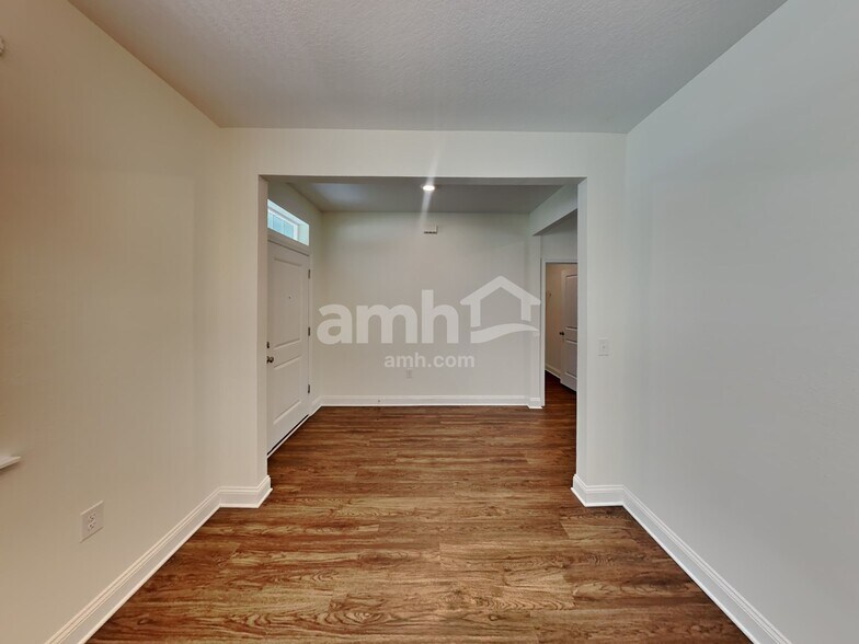 Building Photo - 2993 Hill Valley Ln