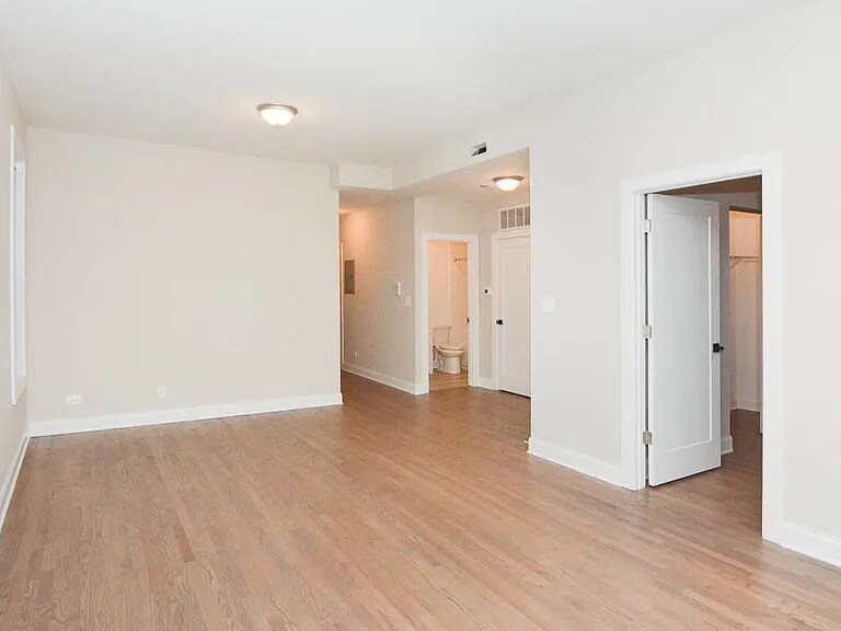 Building Photo - 3409 W Fullerton Ave