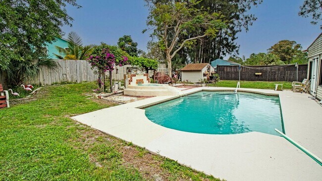 Primary Photo - 5356 SE 52nd Ave