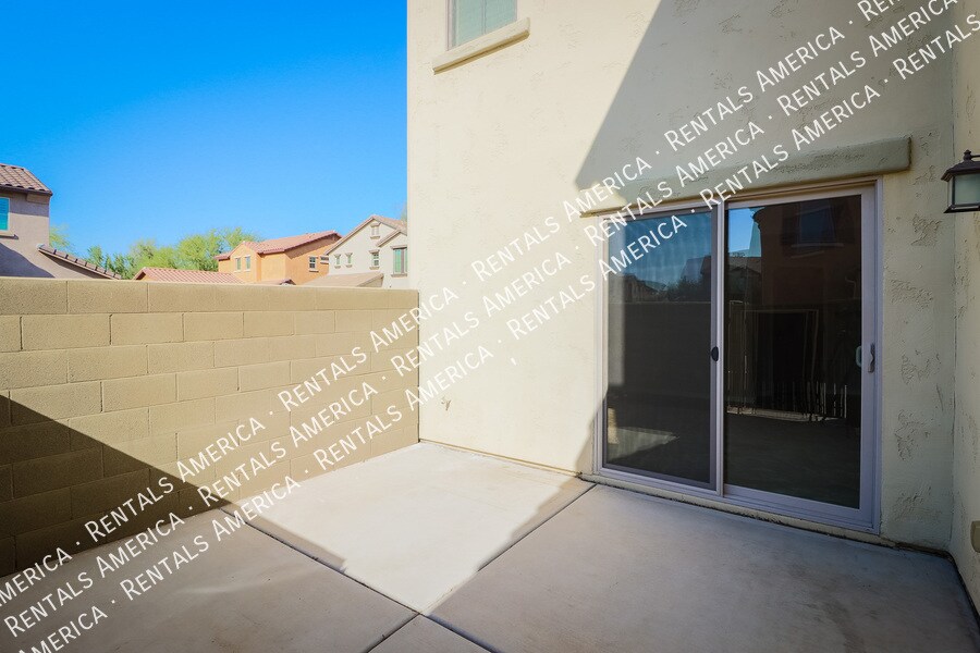 Building Photo - 3625 E Zachary Dr