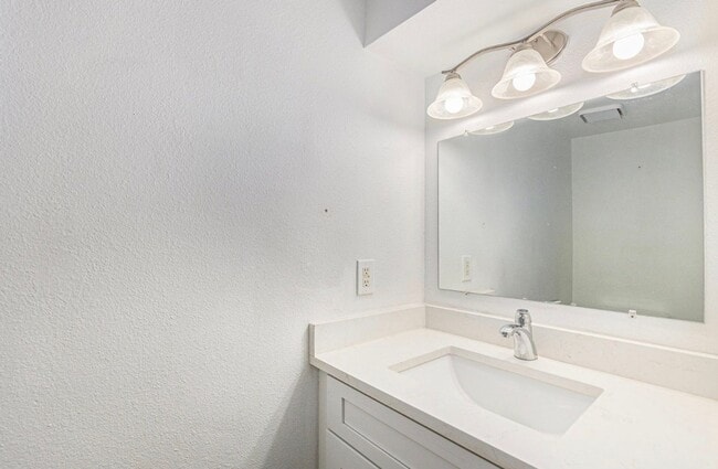 Building Photo - 8156 Washington St