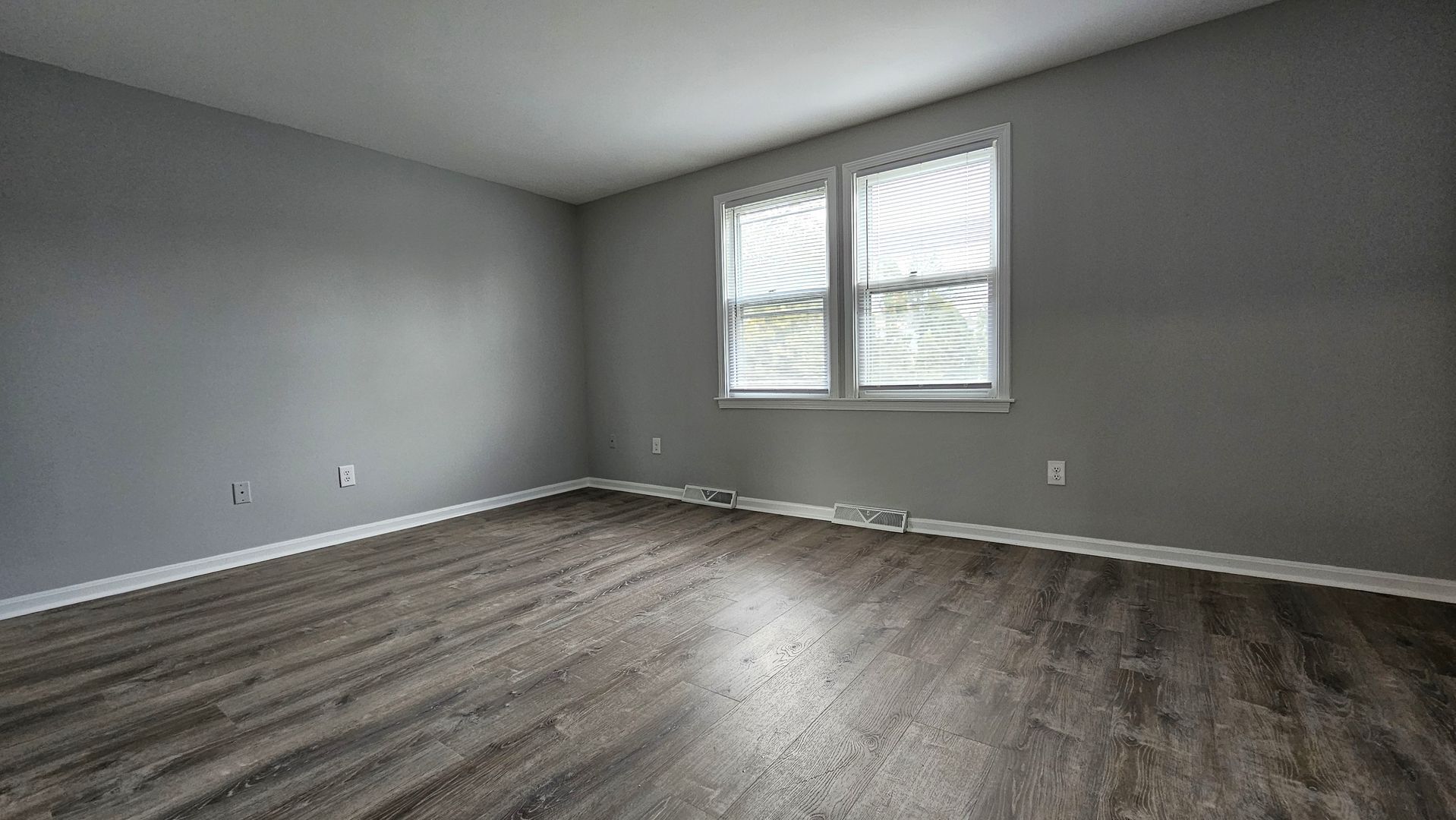 Building Photo - 158 Main St