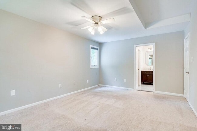 Building Photo - 12127 Holly Knoll Cir