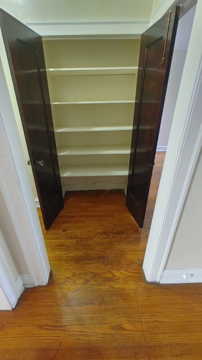 Linen closet - 7431 S Jeffery Blvd