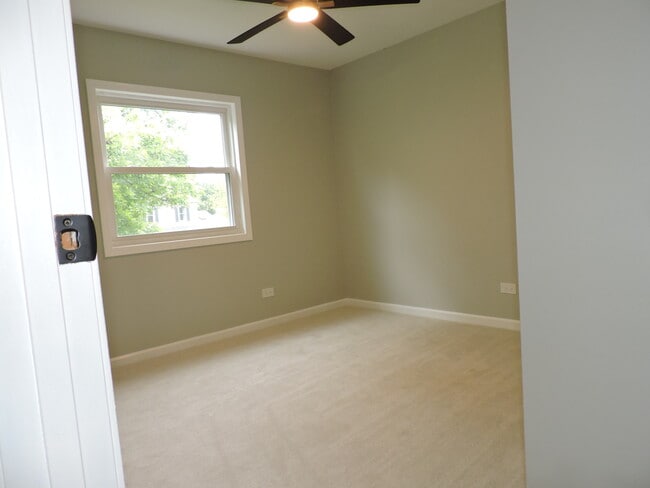 Building Photo - 2030 University Dr