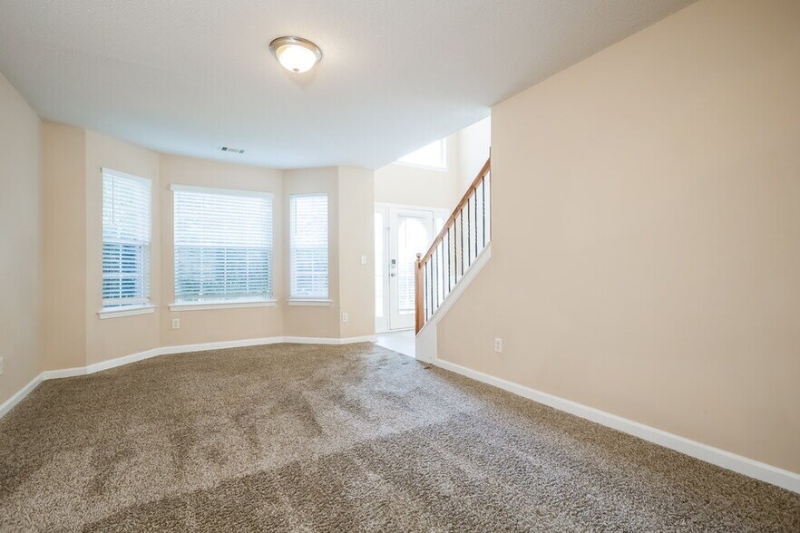 Building Photo - 369 Kentwood Springs Dr