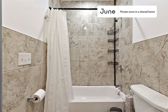 Building Photo - Room in Shared 4 bed/1 bath home in Bushwick