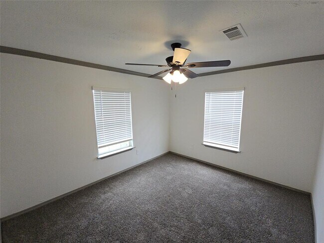 Building Photo - 9010 Linda Vista Rd